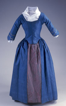 /artifacts/views/field_gown.jpg