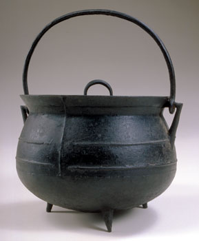/artifacts/views/pot_iron.jpg