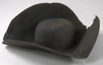 /artifacts/views/tricorn_hat.jpg